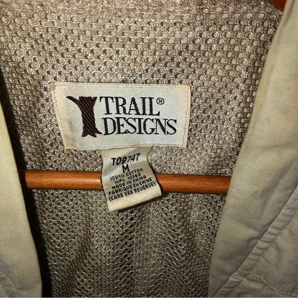 #1158 Trail designs outdoor fishing, hiking lots of pockets Vest Med - Picture 2 of 12